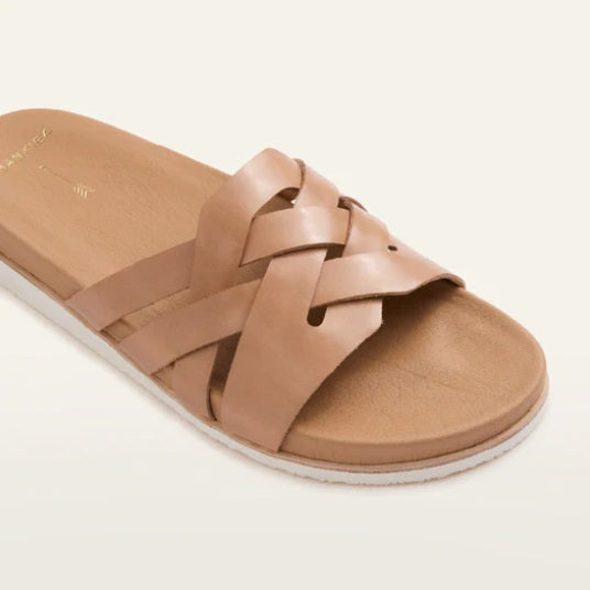 Close up of the FRANKIE 4 Holly Camel Slide