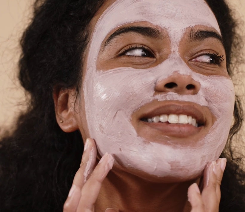 Person using the Refining Pink Clay Mask by Saya Skin